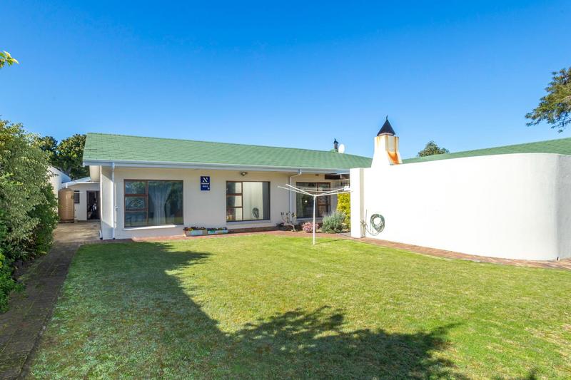 5 Bedroom Property for Sale in De La Haye Western Cape